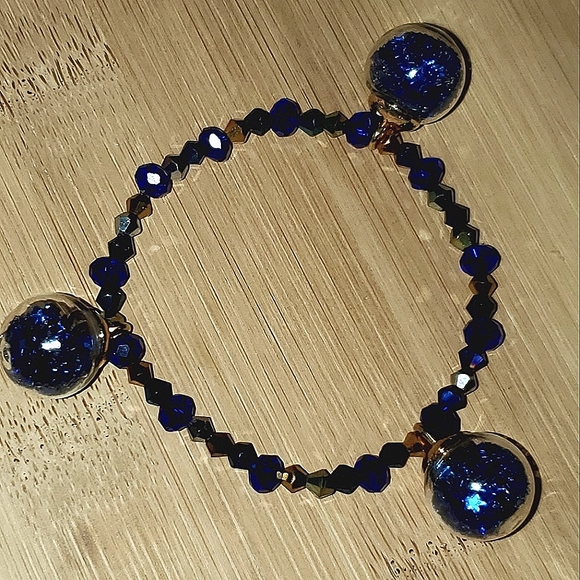 Blue Austria faceted crystal glass beads charm bracelet, handmade. - Picture 4 of 7
